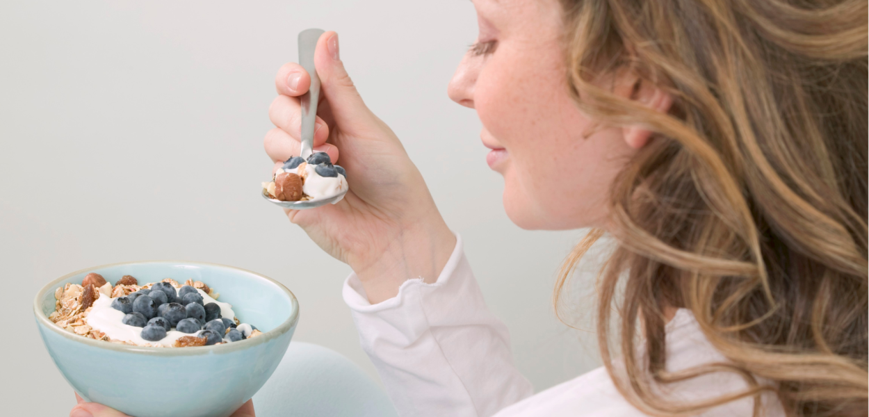 Tarjeta Gift Card Centro de estética Floral Rosa y rojo (2)