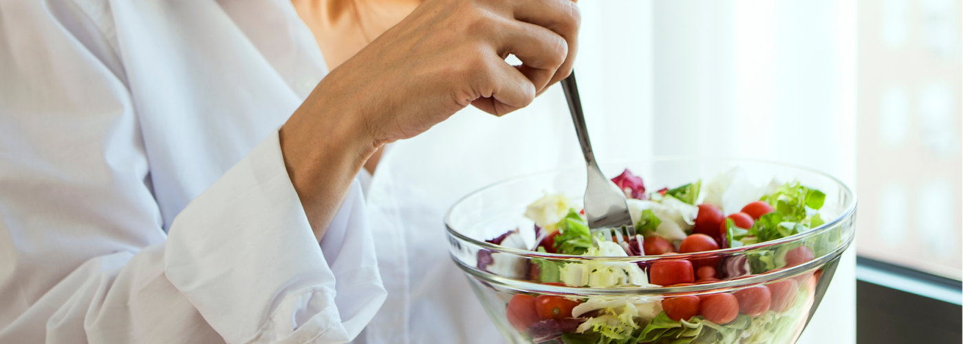 Tarjeta Gift Card Centro de estética Floral Rosa y rojo (3)